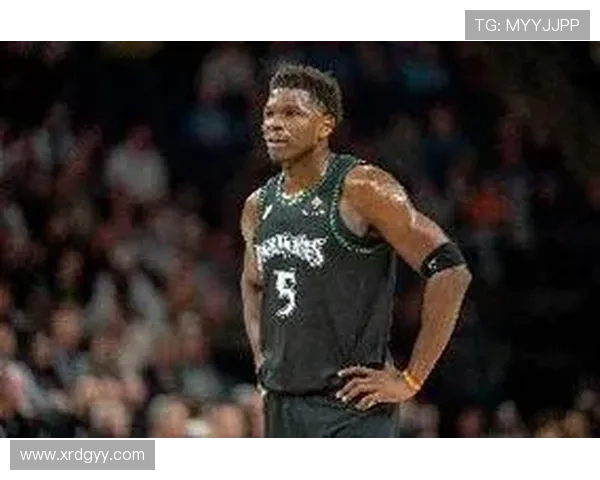 万幸爱德华兹膝伤无大碍